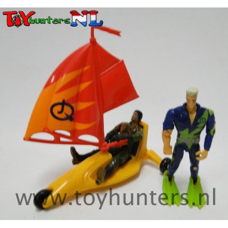 2x loose Jonny Quest figures with accessories asis
