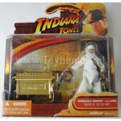 Indy with Ark of the Covenant MOC Deluxe